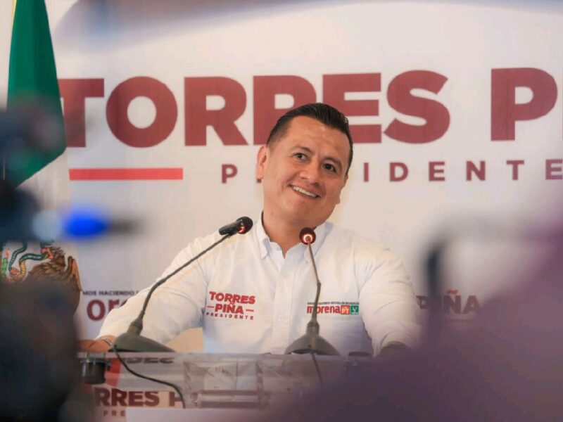 Carlos Torres Piña promete rehabilitación a unidades deportivas