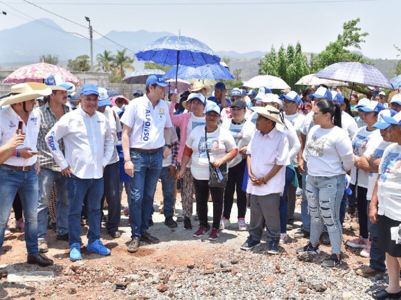 Comunidades de Tiripetío dan apoyo a Carlos Quintana