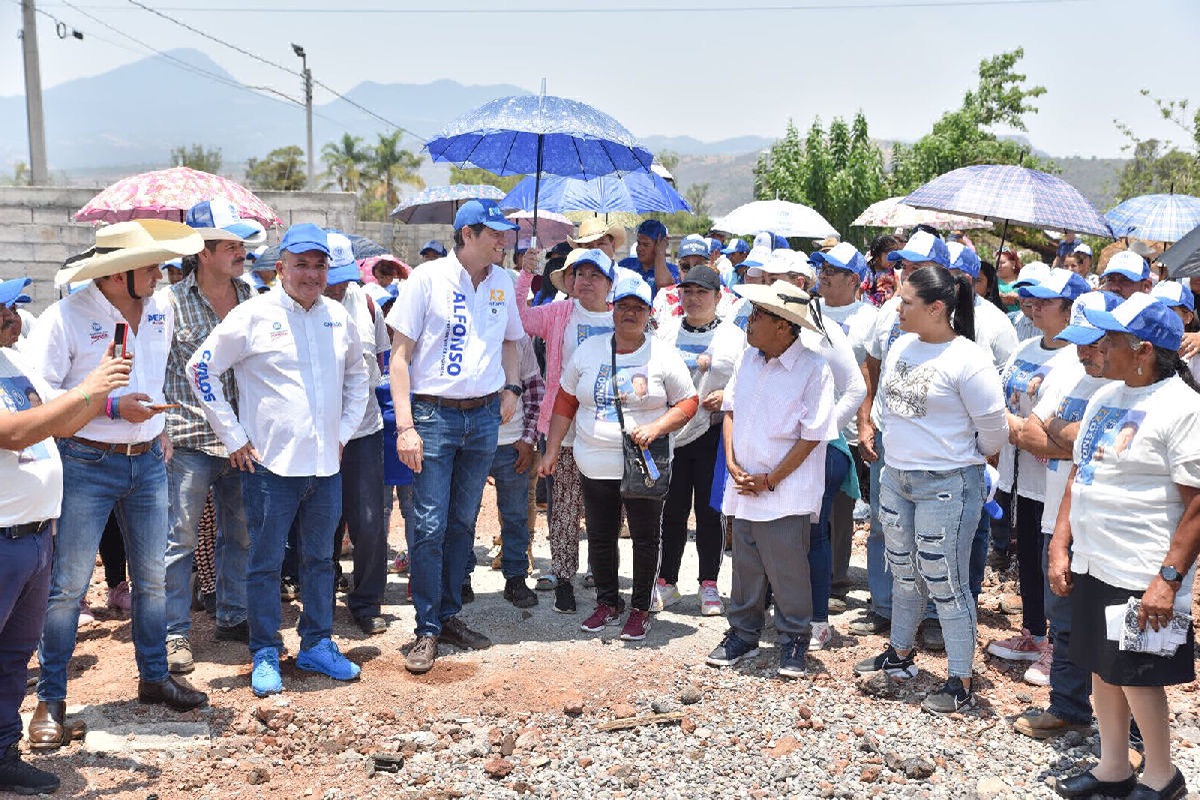 Comunidades de Tiripetío dan apoyo a Carlos Quintana