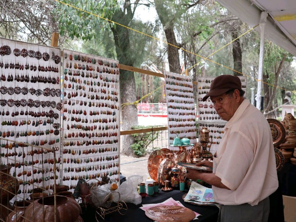 muestra de artesanías en el Festival de Origen