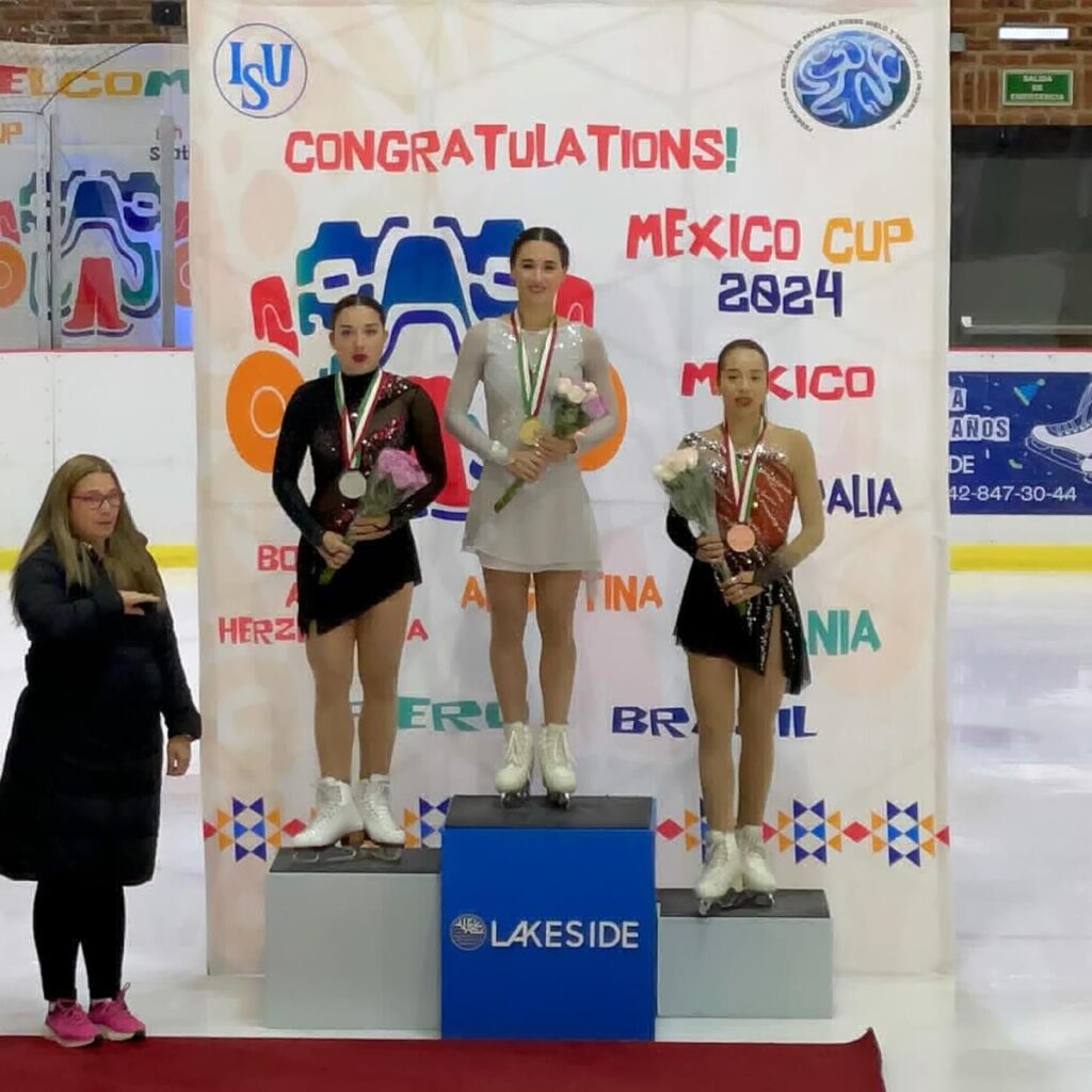 Oro para Andrea Astrain en patinaje - premiación