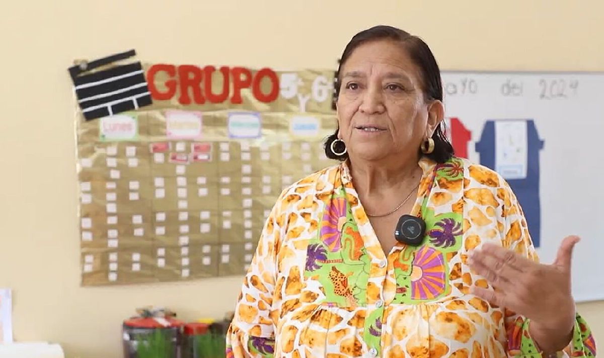 Reconocen labor de Guadalupe Villagómez en el Día del Maestro