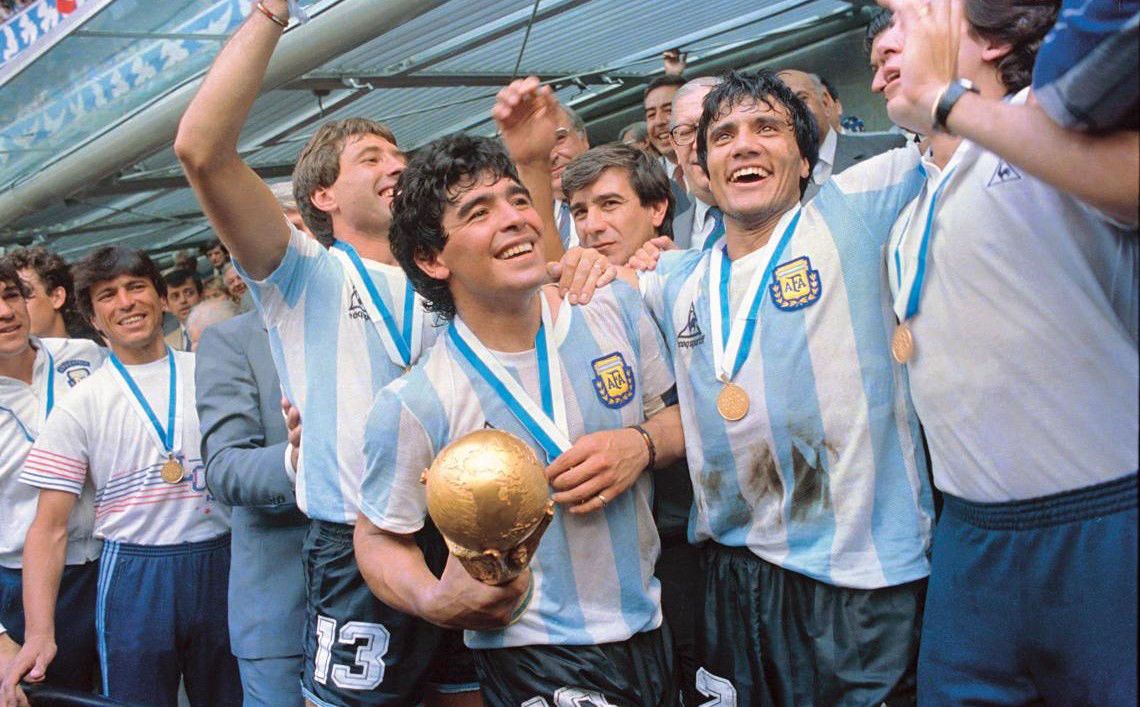Subasta del balón de oro de Maradona