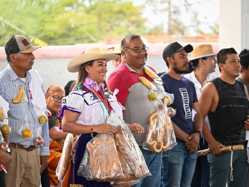 tarejero respaldo a monica valdez