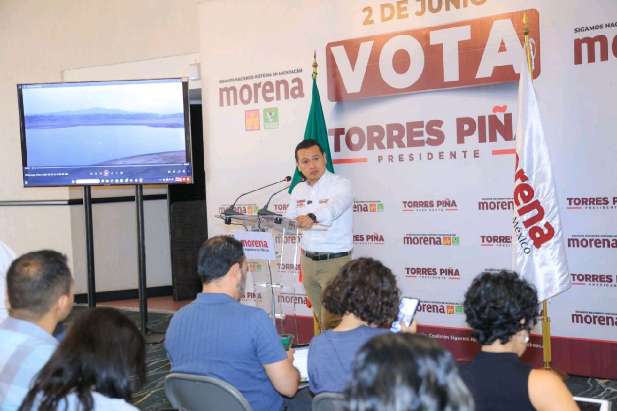 Torres Piña promete abasto de agua en Morelia