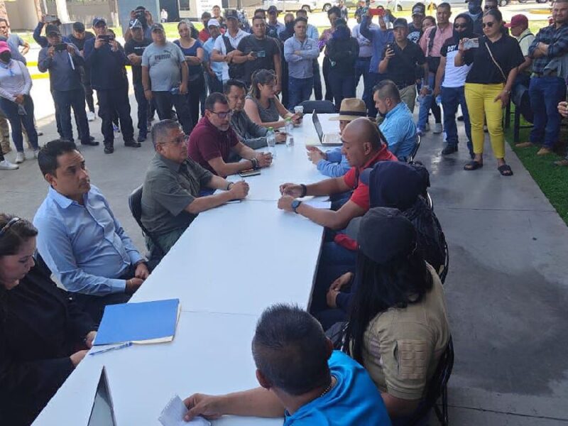 Llegan a acuerdos las autoridades y policías de la Guardia Civil Michoacán