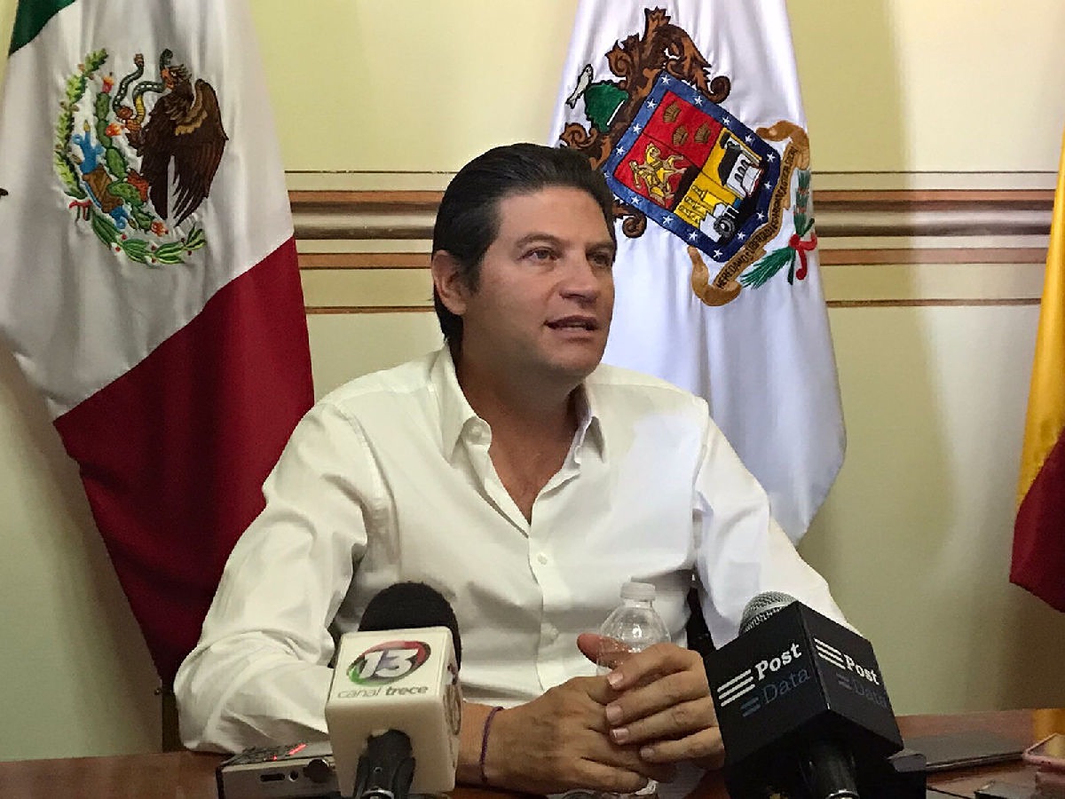 Se mofa Alfonso de berrinches de líder del PRI michoacano