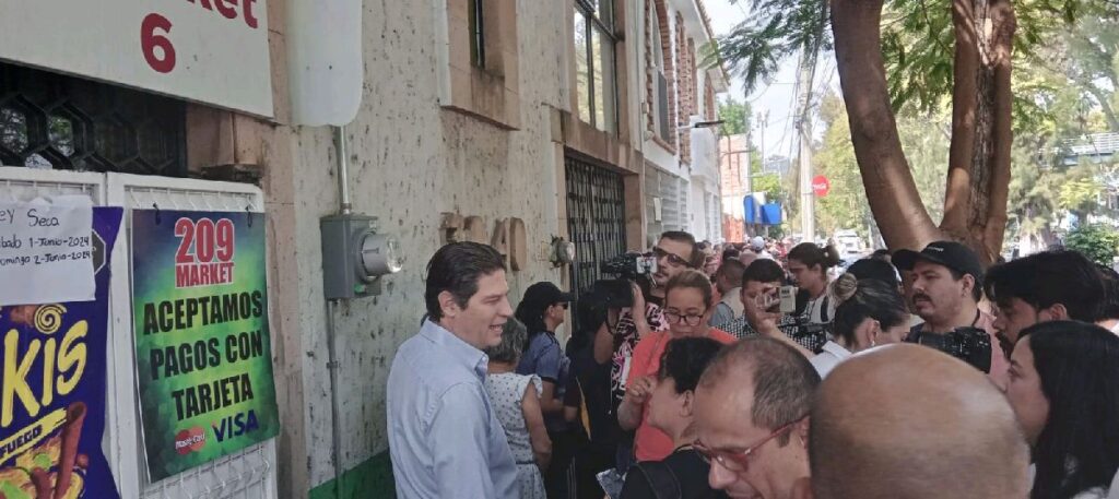 Alfonso señala que René Valencia hizo montaje en bodega de su campaña