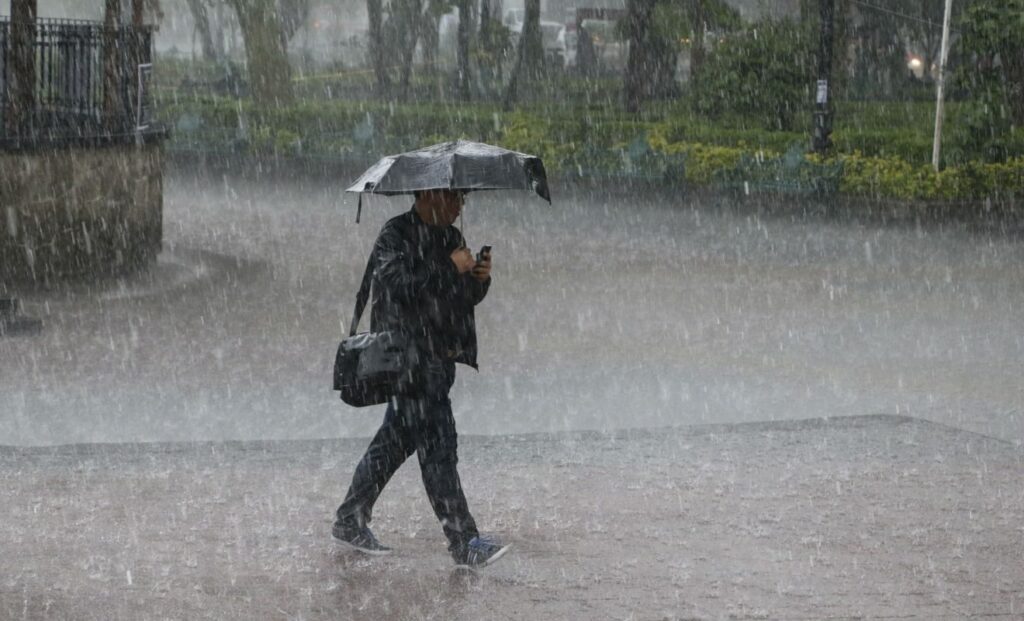 Lluvias, tornados y más calor, el clima en México hoy