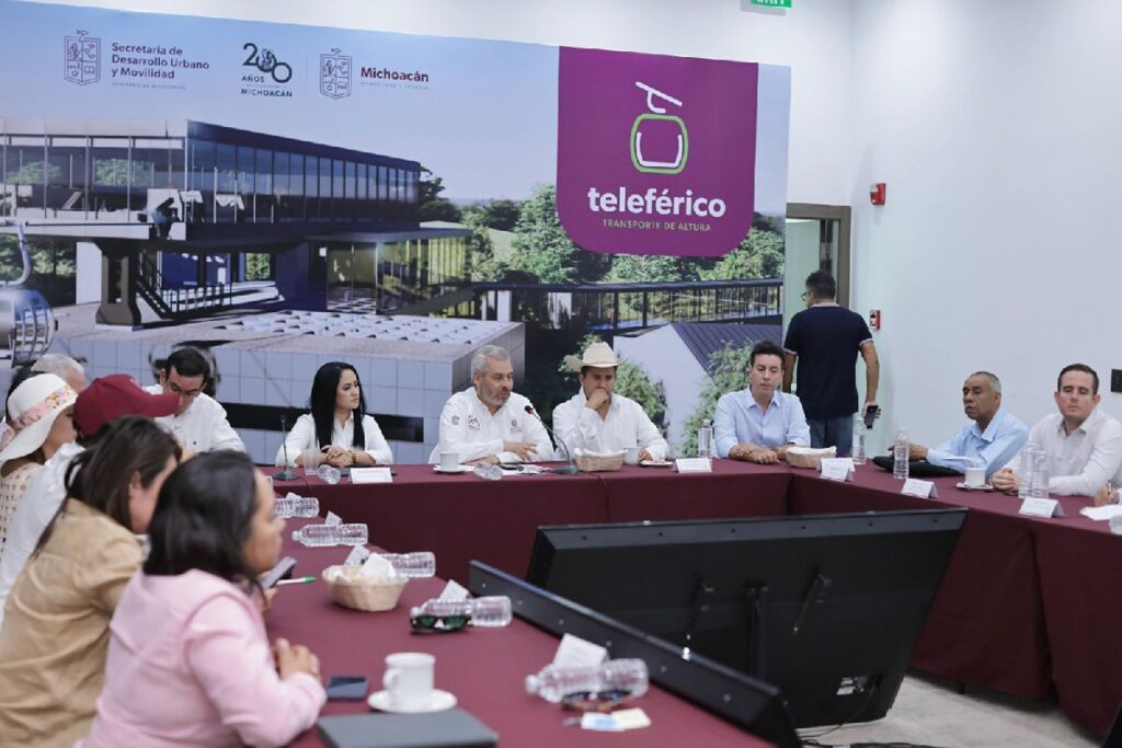 comparte gobierno avances en cablebús con nuevo edil de Uruapan