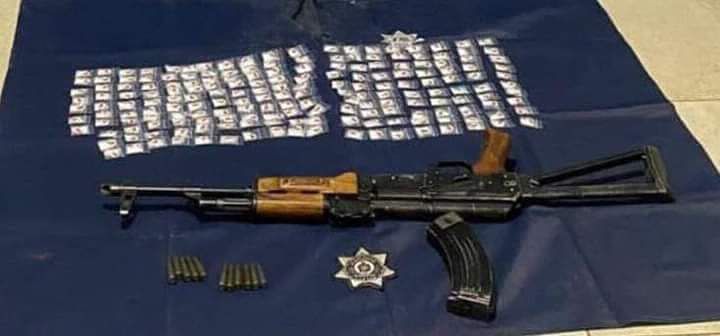 detención en Tangamandapio con drogas - armas