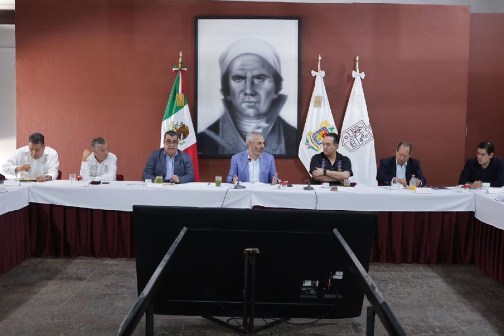 Diputados y gobierno de Michoacán acuerdan obra pública