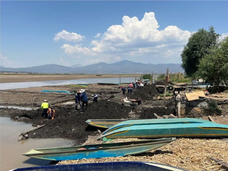 Empleo temporal beneficia a más 800 personas con rescate del lago de Pátzcuaro