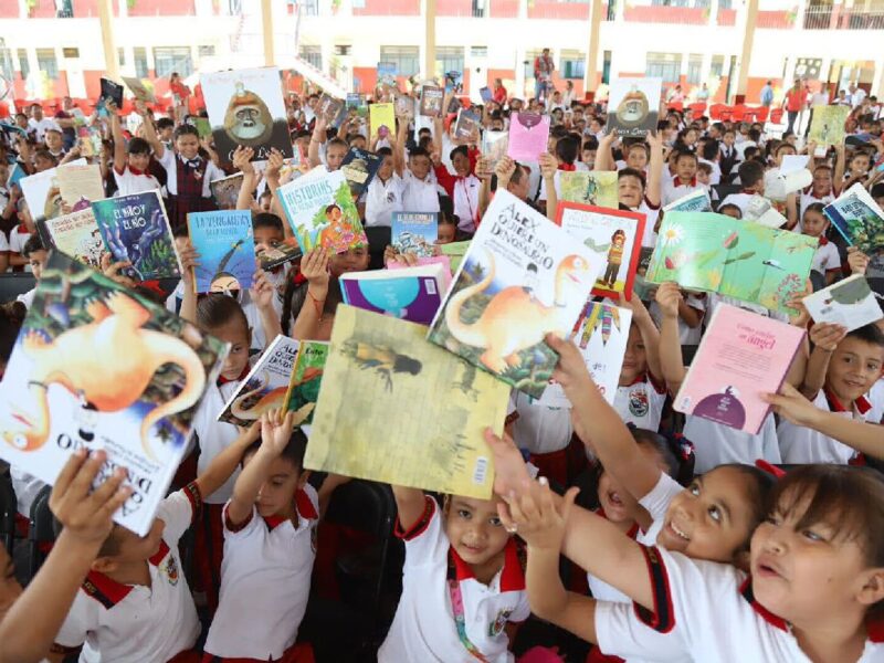 Emprende SEE jornada de fomento a la lectura en Michoacán