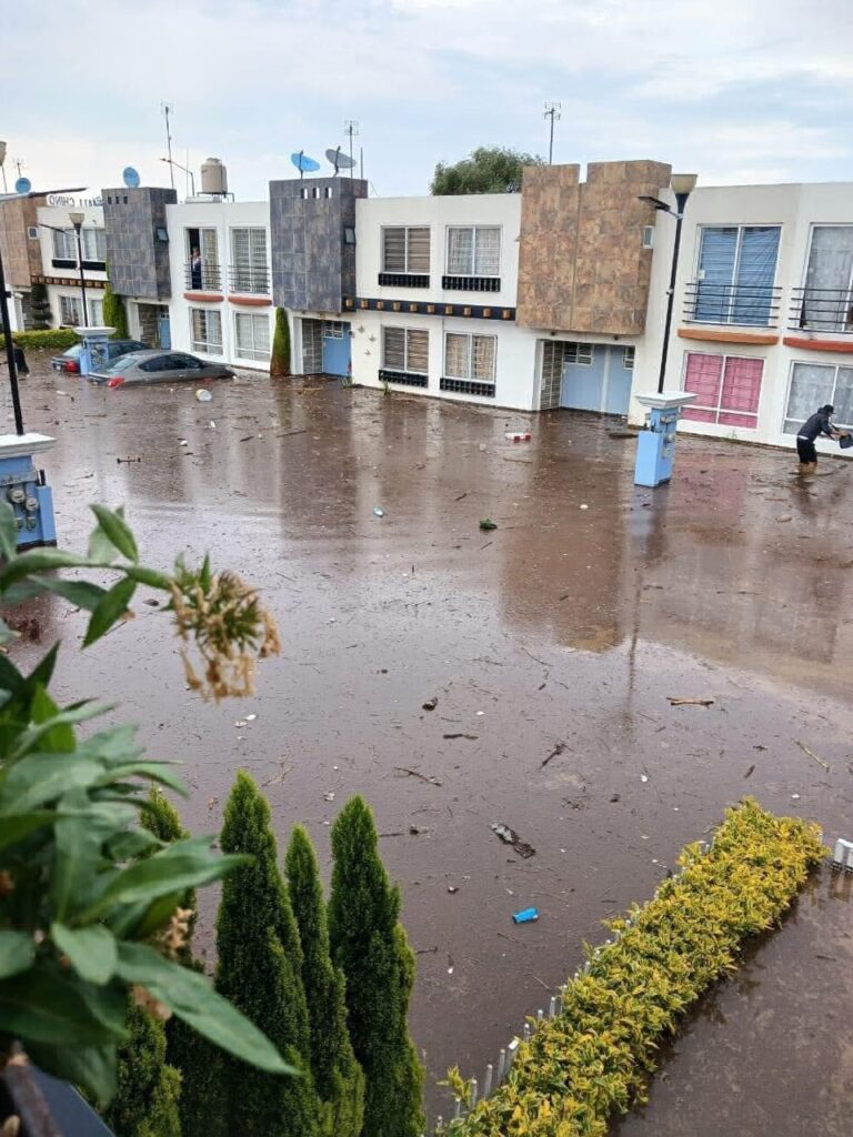 intensas lluvias causa inundaciones en Chalco - viviendas