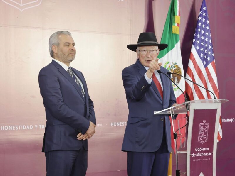 Ken Salazar visitará Michoacán por exportaciones de aguacate