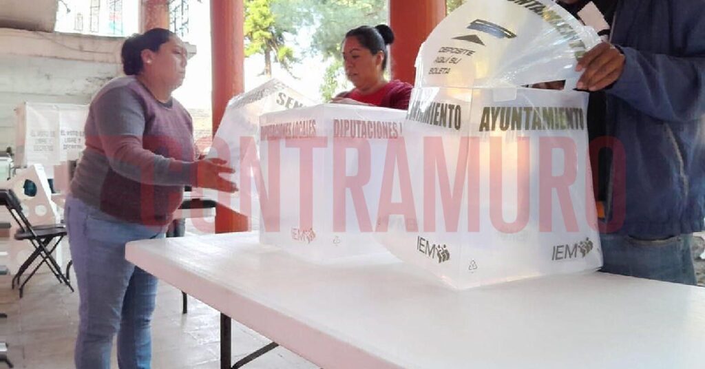 La votación masiva en Charapan - urnas