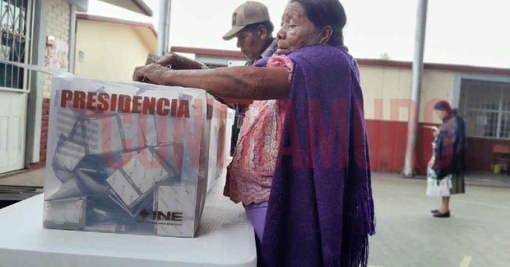 La votación masiva en Charapan - votante