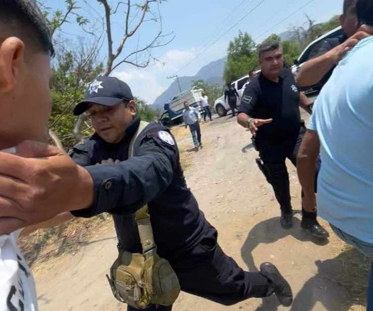 Denuncian agresión de Policía de Tuxpan a equipo de Morena-PT
