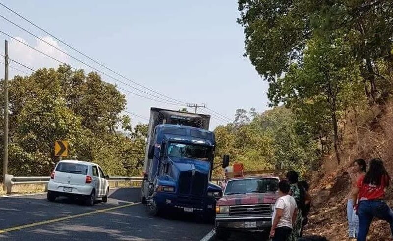 se registrarán bloqueos carreteros este lunes en Michoacán