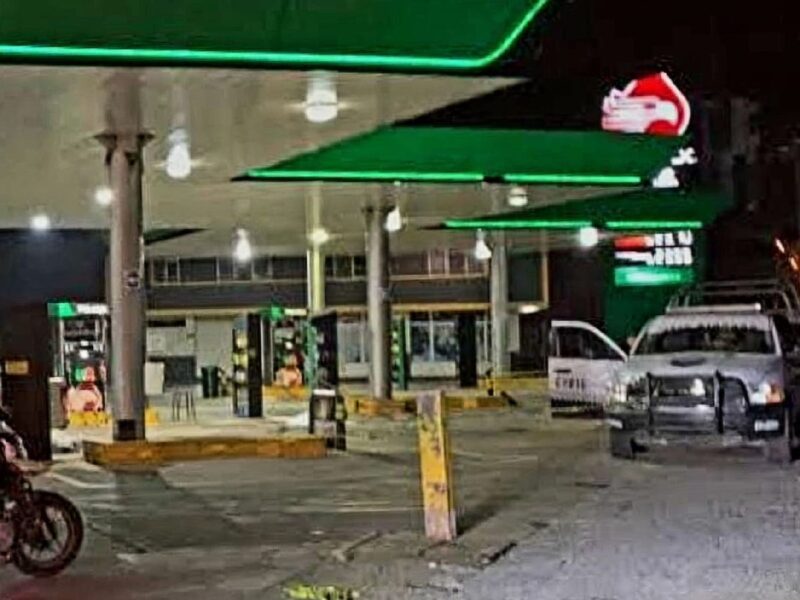 Táncitaro; roban gasolinera y asesinan a despachador