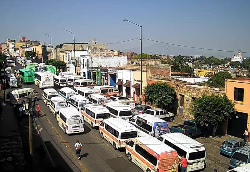 transporte público toma calles de Morelia por competencia desleal