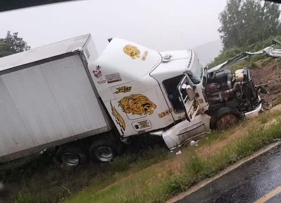 accidente en la autopista Siglo XXI - bloqueo