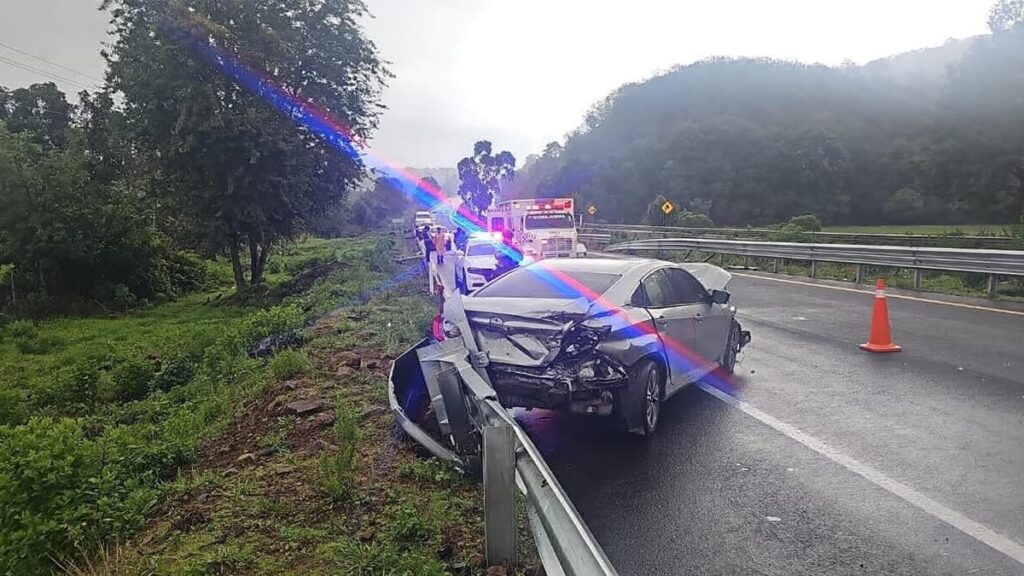 accidente en la Autopista Siglo XXI - conductor de morelia