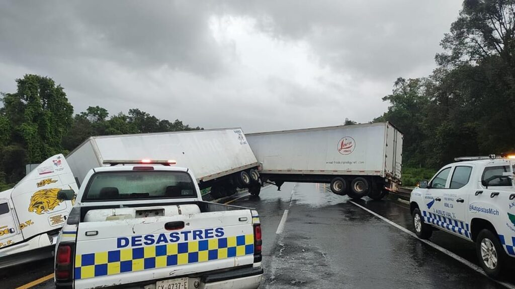 accidente en la autopista Siglo XXI - tráiler