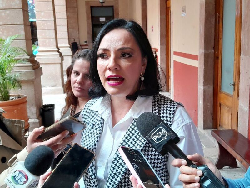 Acusa Adriana Hernández incongruencia en diputados del PRI