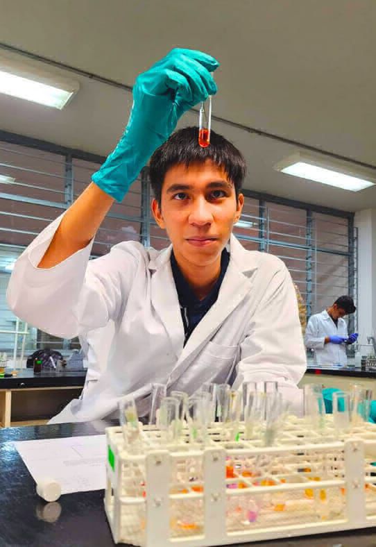 Alumno del Cecytem en Olimpiada Internacional de Química