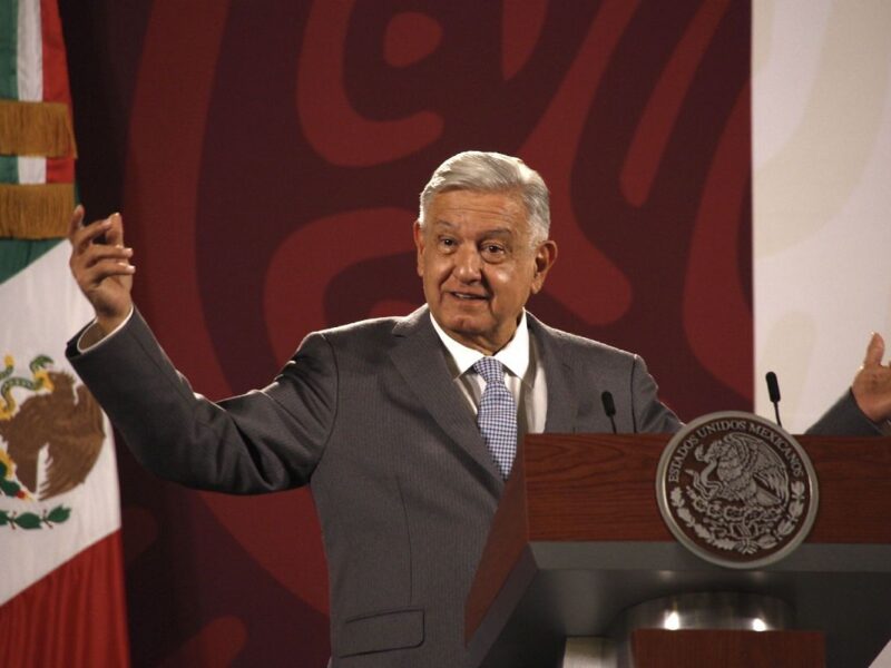 AMLO resalta fortaleza de la economía mexicana ante proyecciones de Banxico