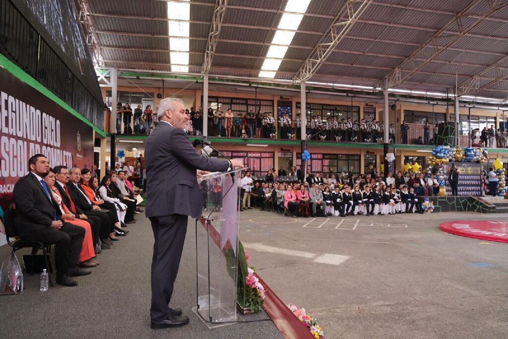 Bedolla señaló que se concluye otro ciclo escolar sin interrupciones