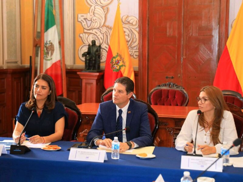 Instala Alfonso Martínez Comisión de Entrega-Recepción en Morelia