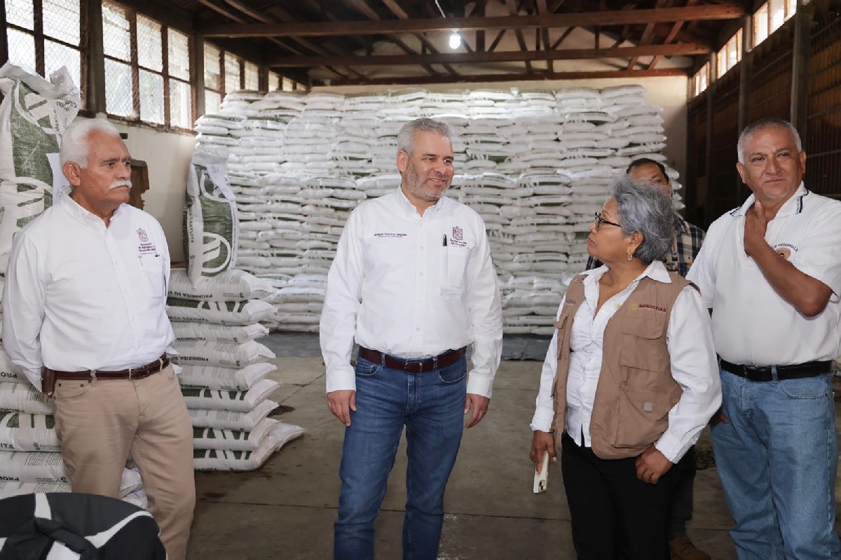 Concluye con éxito en Michoacán, entrega de fertilizantes gratuitos a agricultores.