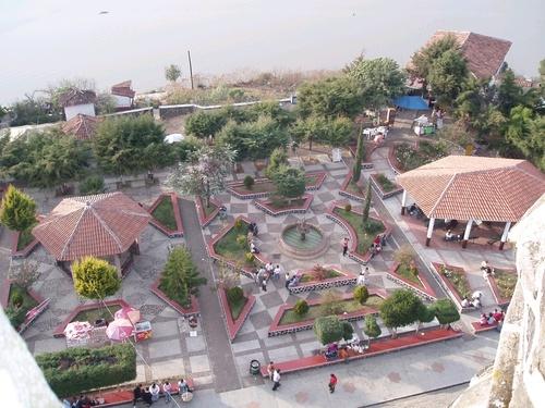 Cuáles son islas lago Pátzcuaro - plaza Janitzio