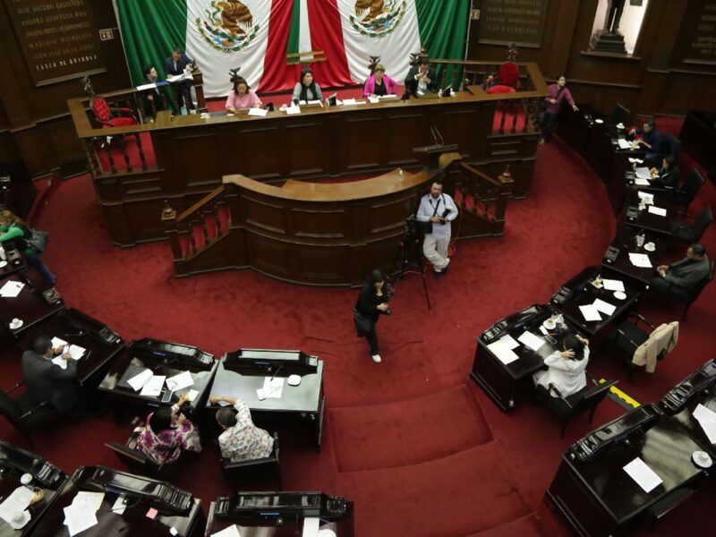 Fuera de plazo legal, diputados niegan reelección de Jesús Sierra en TJAMICH