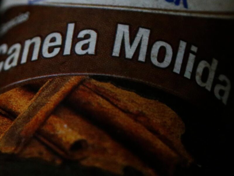 FDA alerta sobre niveles elevados de plomo en canela molida