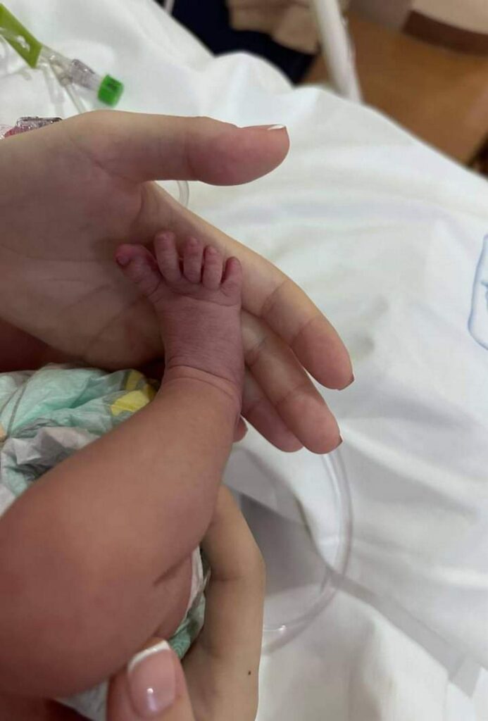 José Eduardo revela primera imagen de su bebé