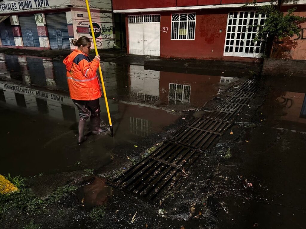 Llama Protección Civil de Michoacán no tirar basura para prevenir inundaciones