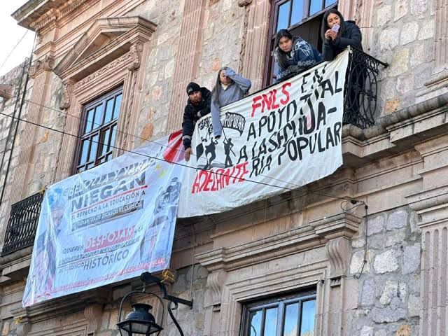 Mantiene lucha Secundaria Popular en Morelia ante desalojo