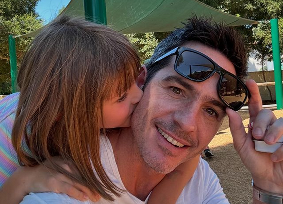 Mauricio Ochmann aparece con Lorena González