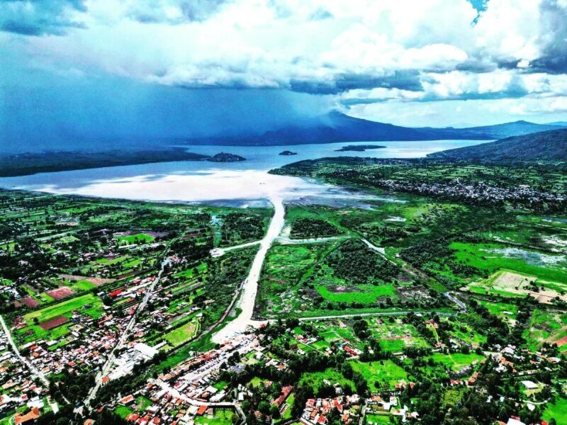 Michoacán recupera Lago de Pátzcuaro