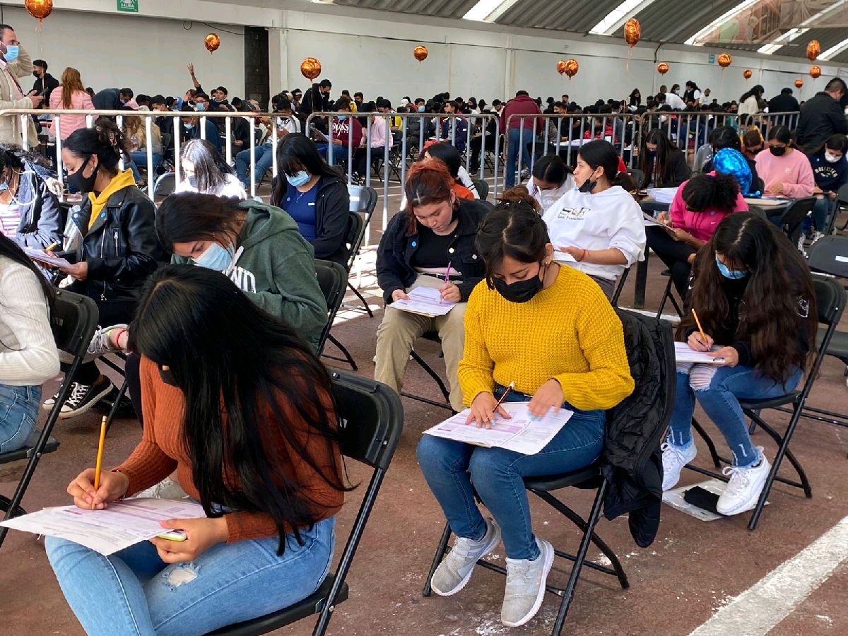 Miles de jóvenes harán examen Ceneval de ingreso a Normales de Michoacán