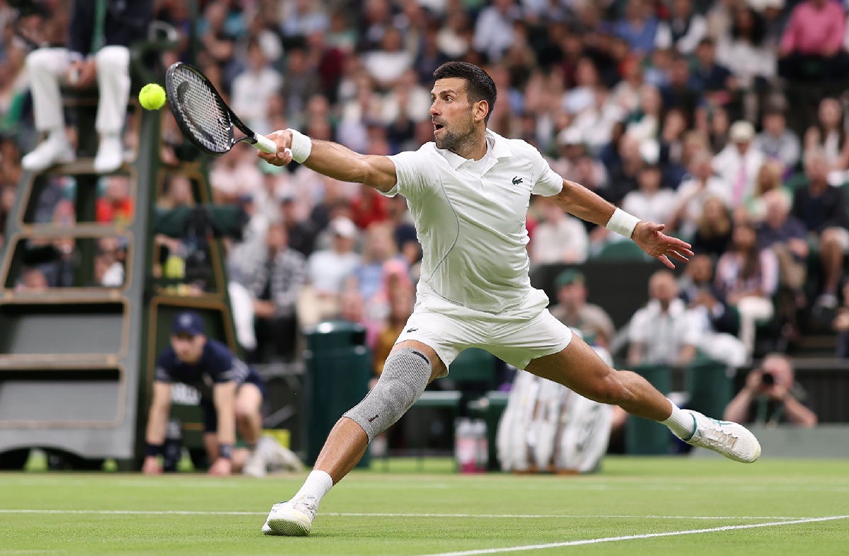 Novak Djokovic establece récord en Wimbledon y avanza a cuartos