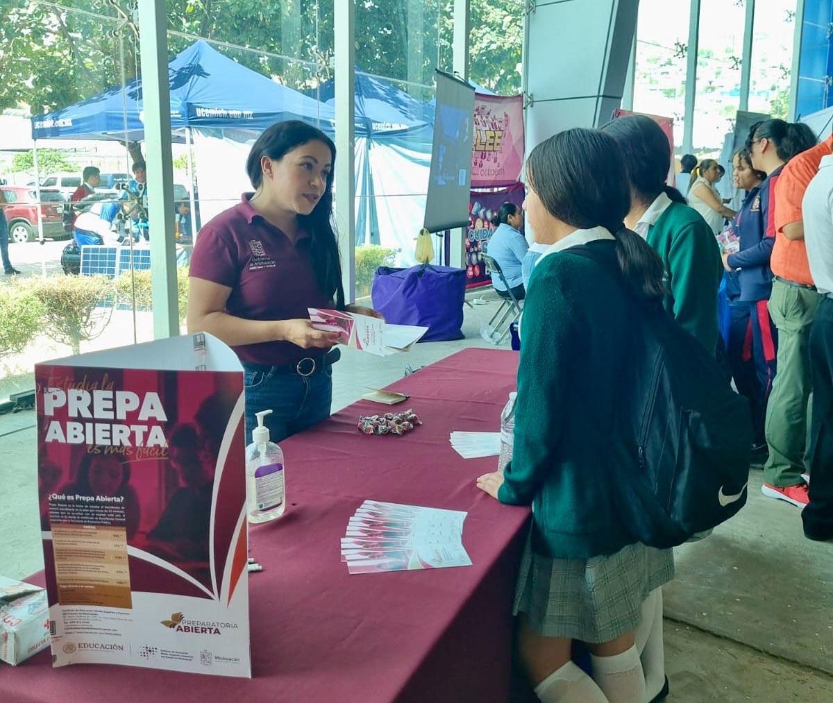 opciones para estudiar una preparatoria flexible en Michoacán