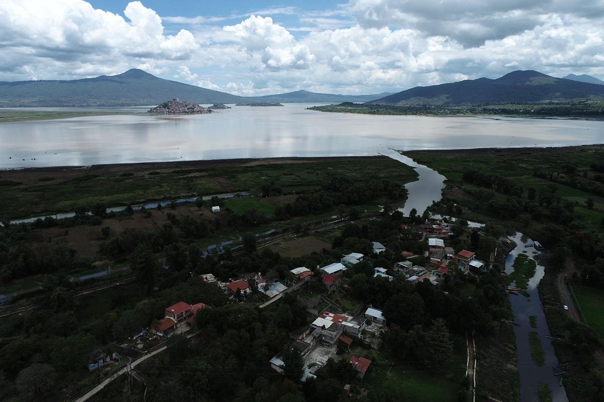 Participación comunitaria, clave en recuperación del lago de Pátzcuaro