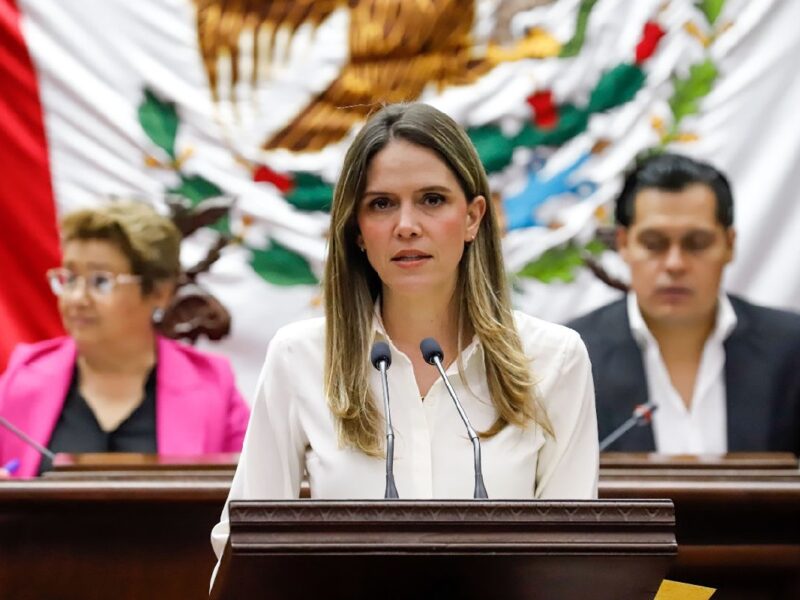 Propone Daniela de los Santos mayor protección animal en Michoacán