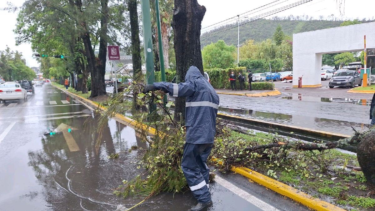 Realizan limpienza en zonas de Morelia ante lluvias