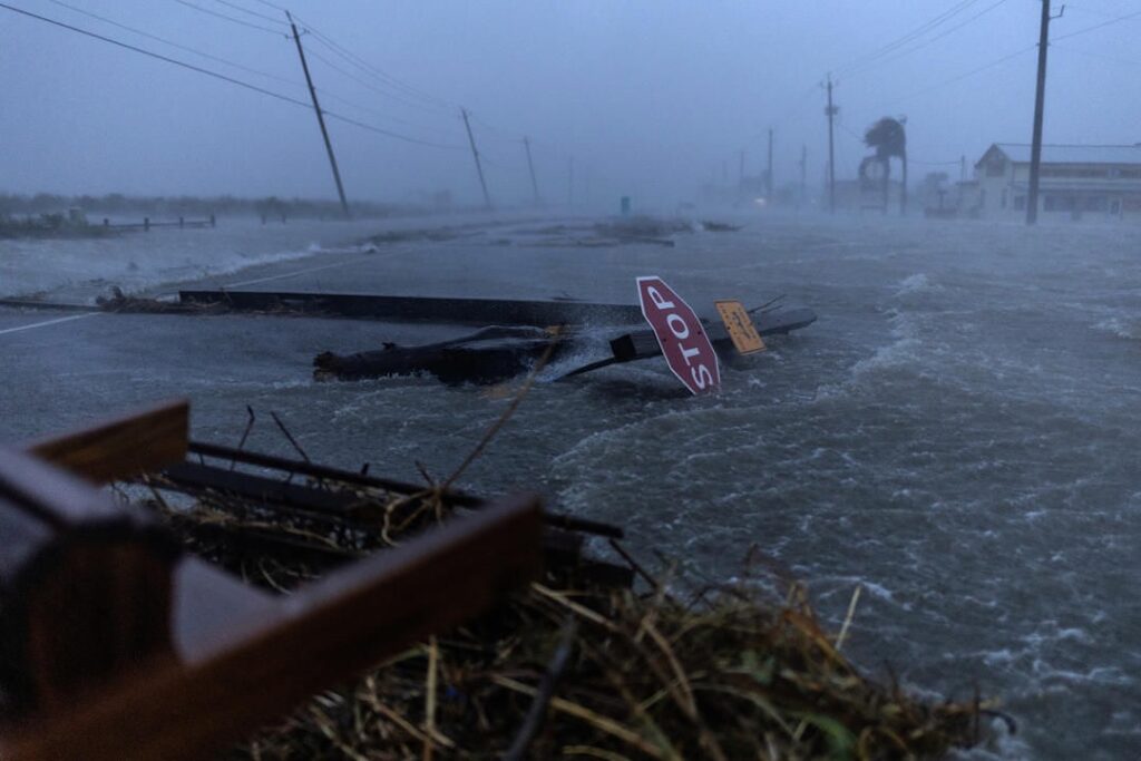 Se reportan daños por paso de la tormenta tropical Beryl en EU